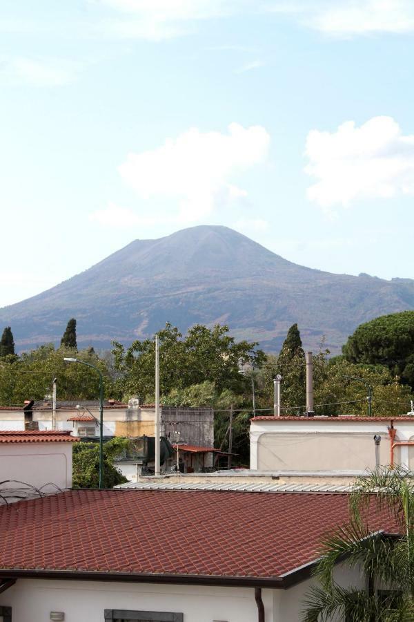 Tommy'S Apartment Pompeya Exterior foto