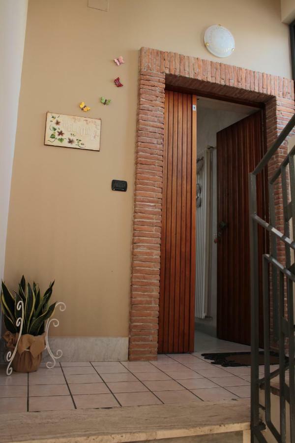 Tommy'S Apartment Pompeya Exterior foto